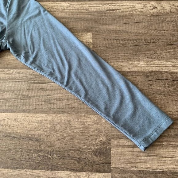 Lizabell blue top V-neck long sleeve with front knot top size S - Picture 9 of 11